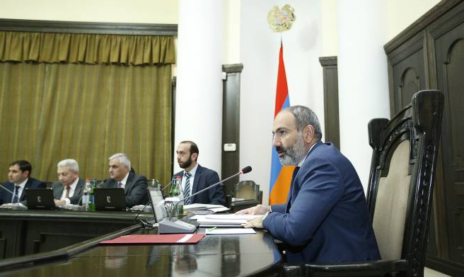 Paşinyan: Ermenistan tarihi bir döneme giriyor